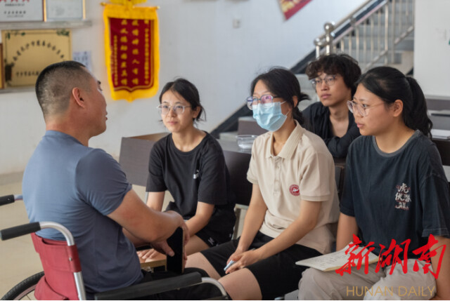 华体会平台公共管理学院“半月弯弯 微光点点”赴宁乡市基层服务团开展三下乡活动